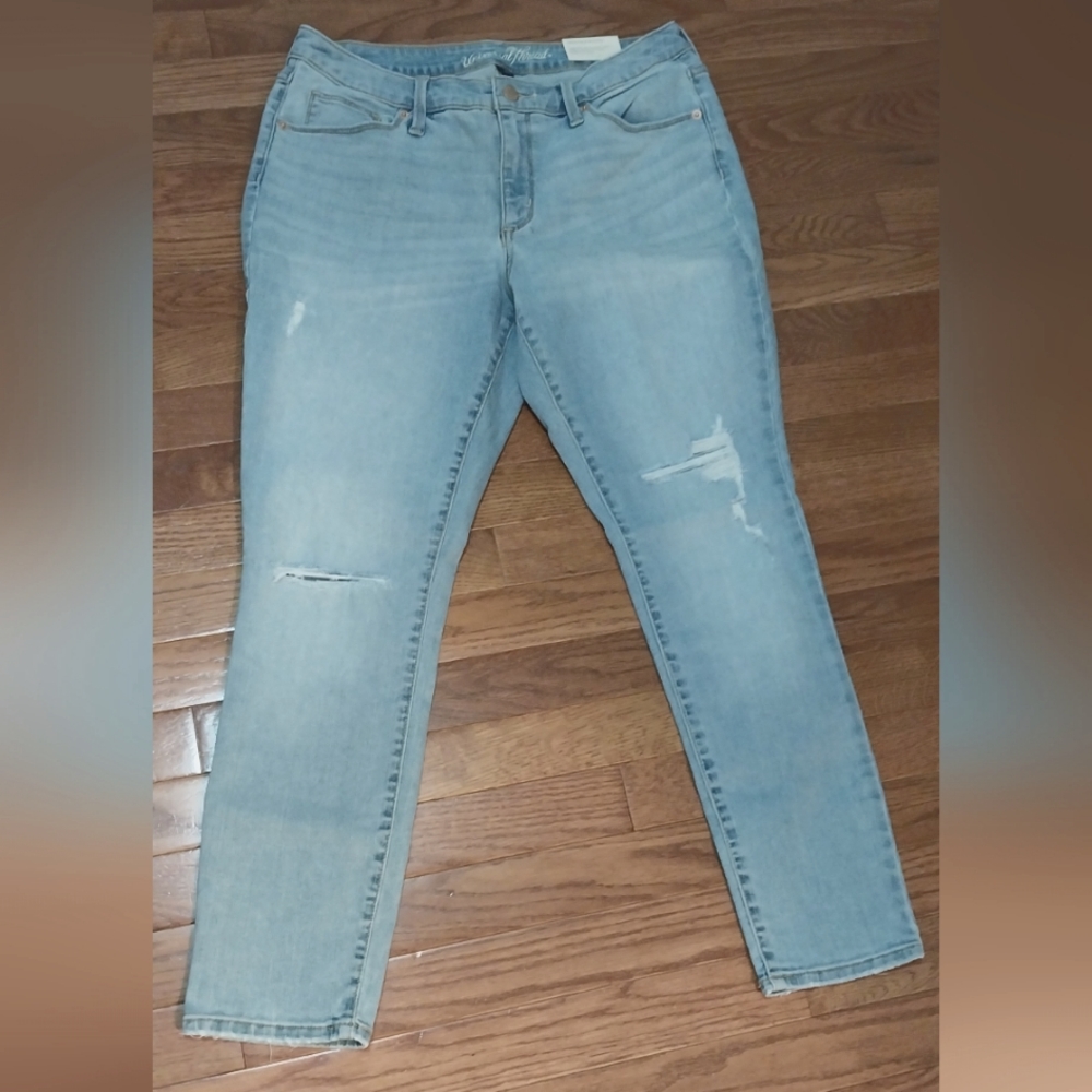 Universal Thread - Mid-Rise Curvy, Skinny Distressed Jeans, 12S